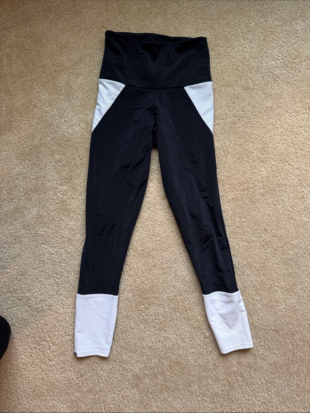 Onzie Black & White High-Waist Colorblock Leggings